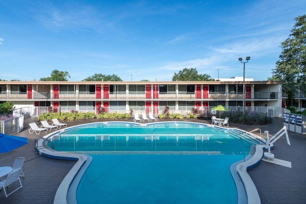 Фото Ramada by Wyndham Kissimmee Gateway