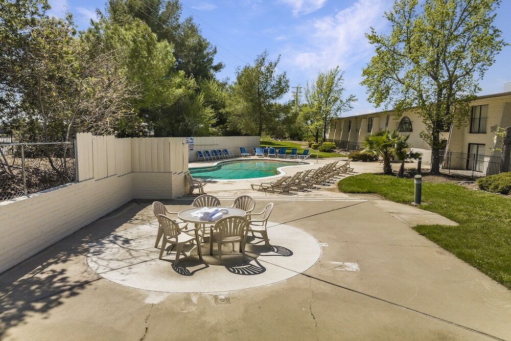 Фото Heritage Inn Express Roseville