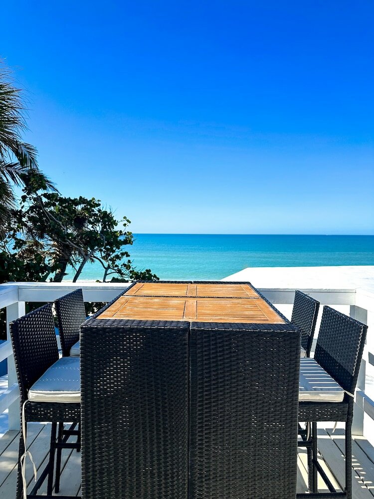 Фото Pearl Beach Inn