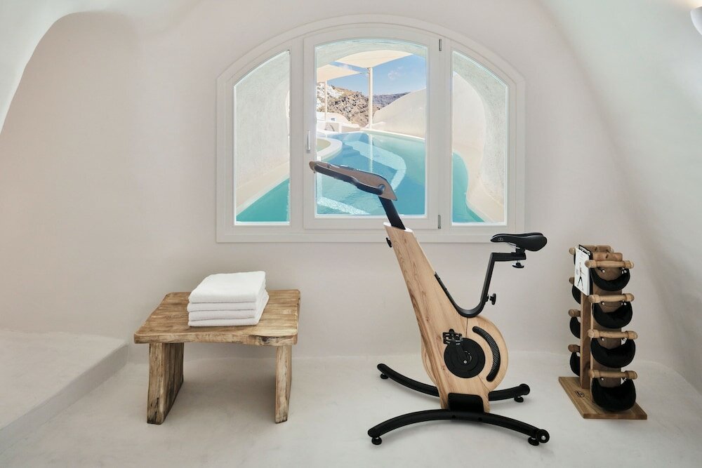 Фото Mystique, a Luxury Collection Hotel, Santorini