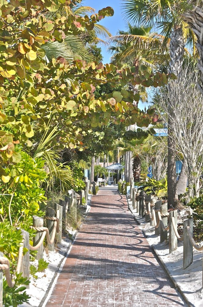 Фото The Capri at Siesta