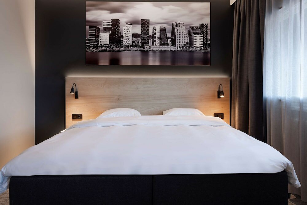 Фото Park Inn by Radisson Oslo Airport Hotel West