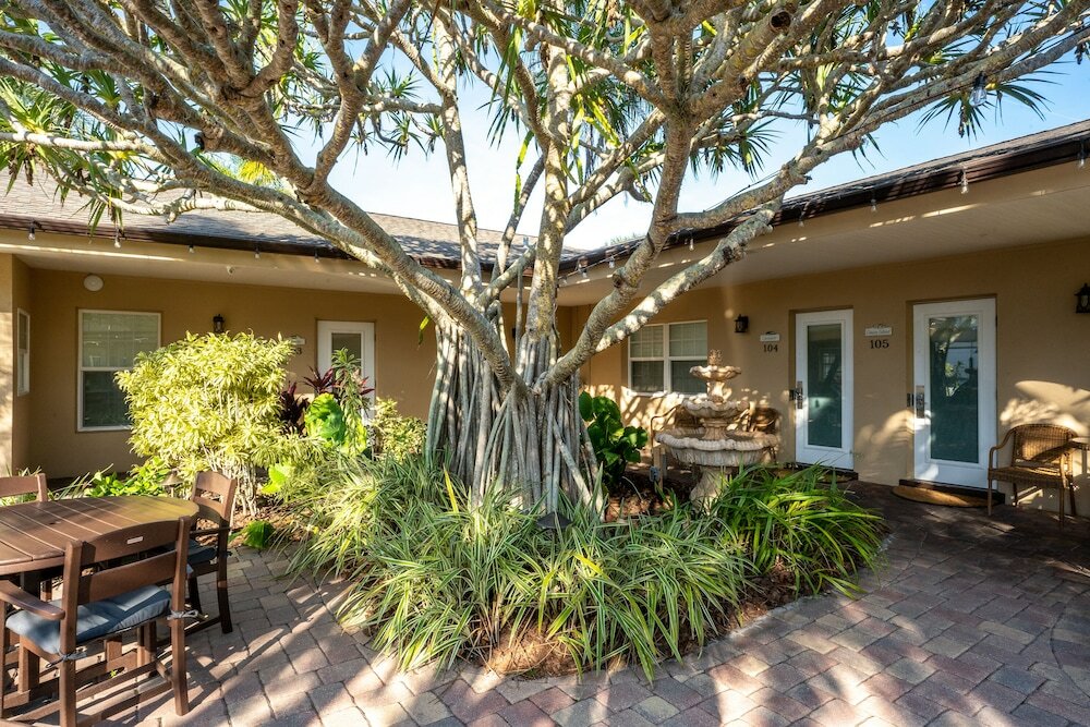 Фото The Capri at Siesta