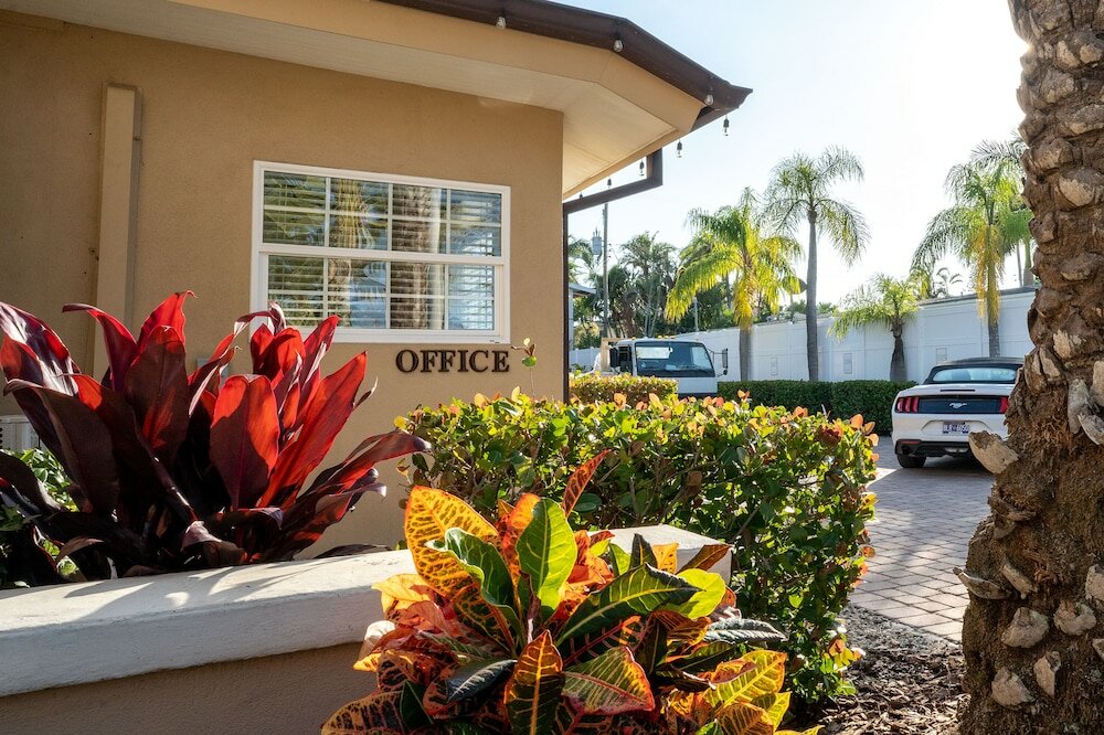 Фото The Capri at Siesta