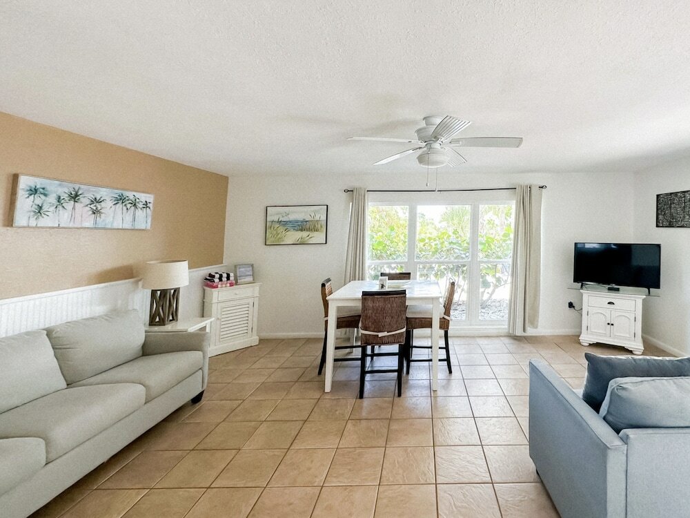 Фото Pearl Beach Inn