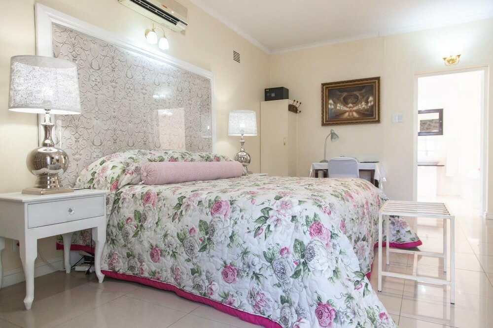 Фото Blue Diamond Lodge