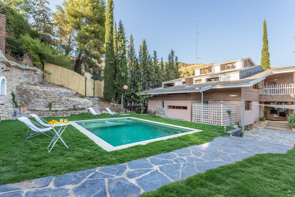 Фото 6 Bd Villa With Swimming Pool Close to City Center - Casa del Cadí