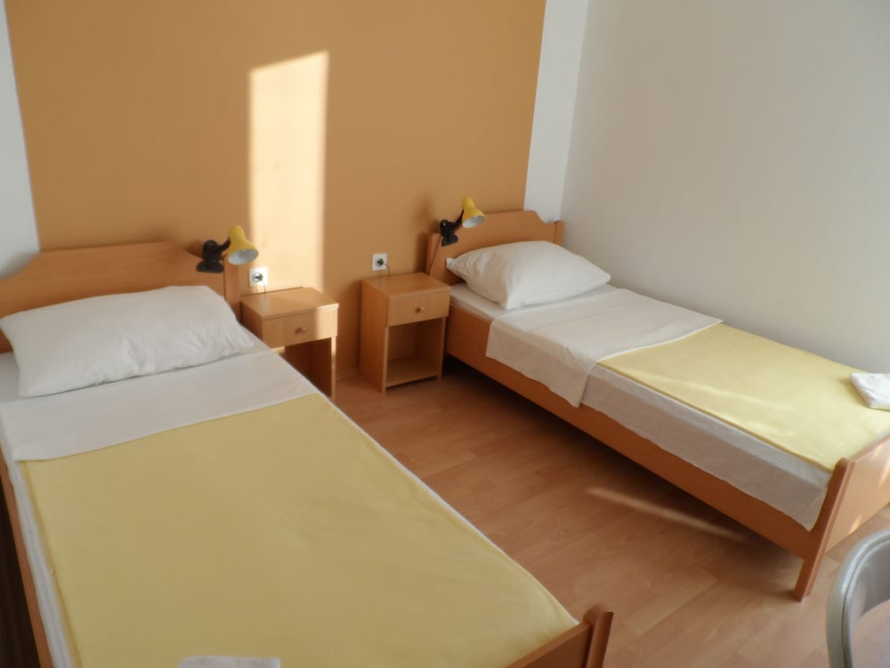 Фото Rooms and apartments Galeb