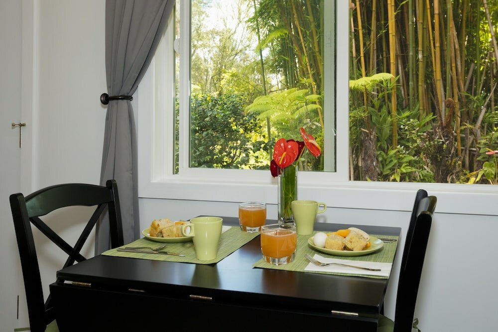 Фото Hale 'Ohu Bed & Breakfast
