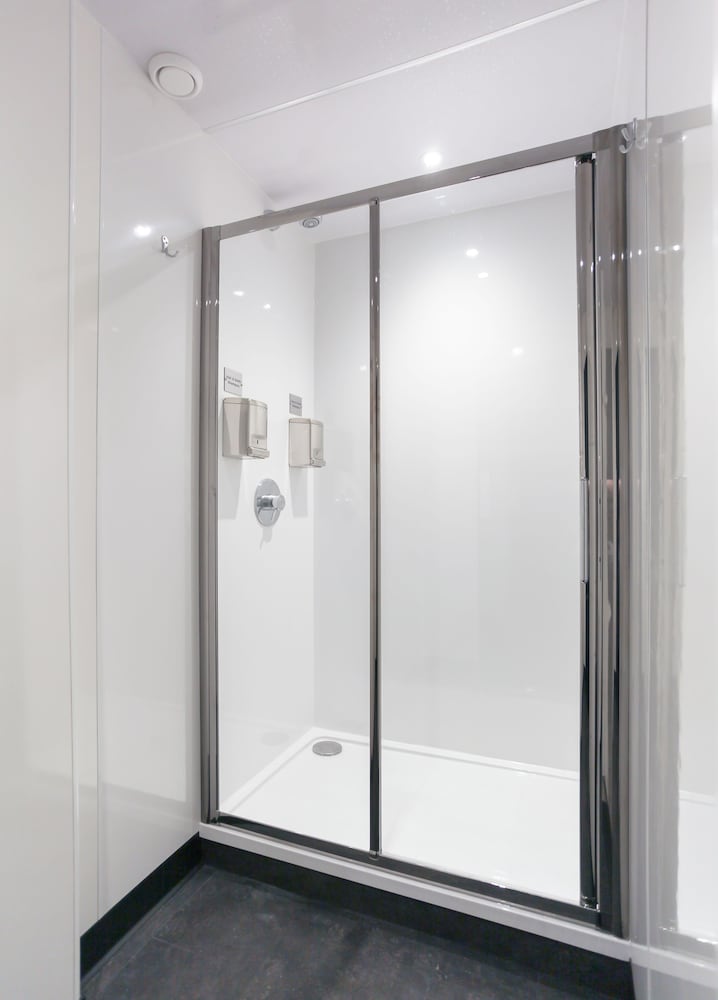 Фото West End Hotel