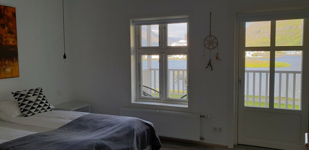 Фото Við Lónið guesthouse