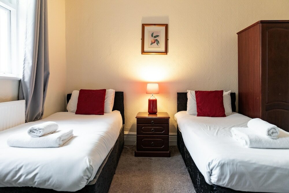 Фото The Royal Hotel Crewe