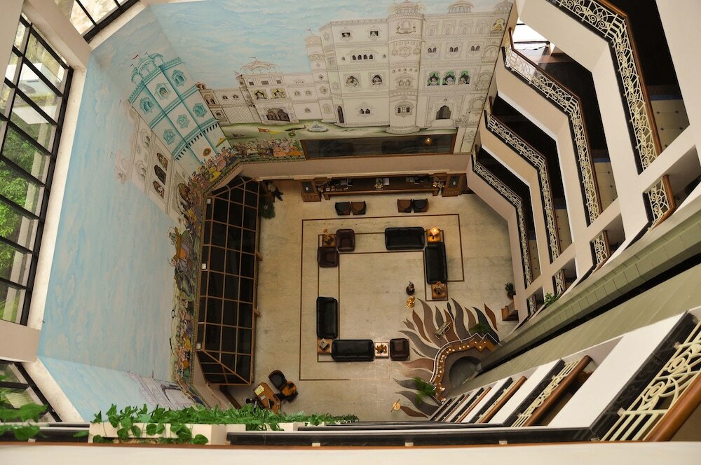 Фото Hotel Kanoos Residency