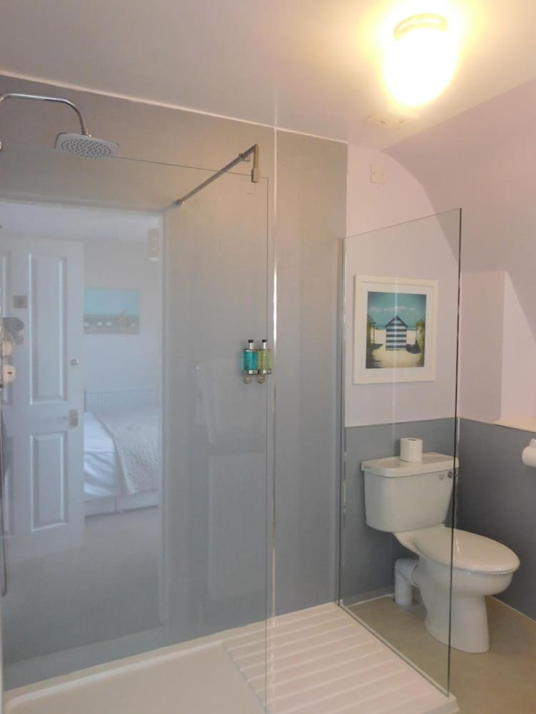 Фото Cullen Bay Hotel