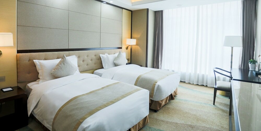 Фото Hundred Hotel