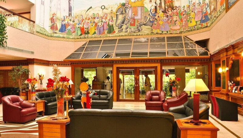 Гостиница Hotel Kanoos Residency