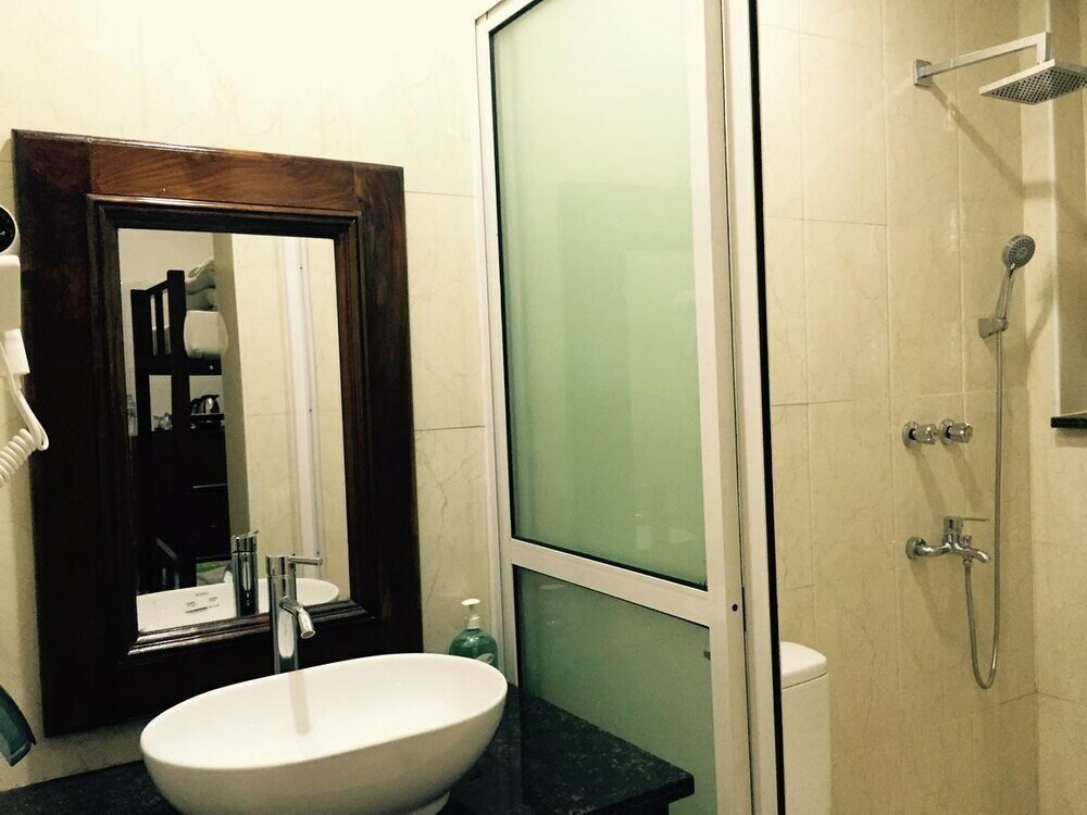 Фото Mr. Charles Guest House - Hostel