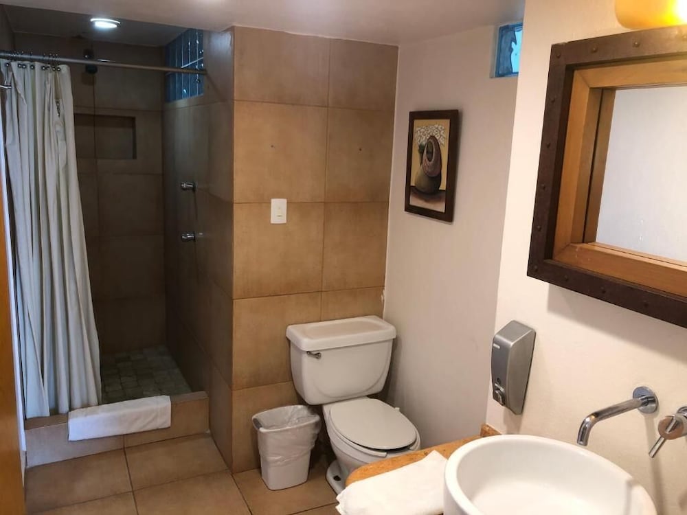 Фото Ocean Front Suites by Rodero Condos