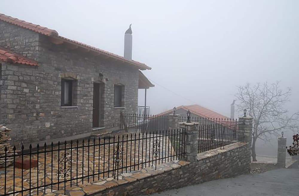 Фото Oreini Nafpaktia Houses