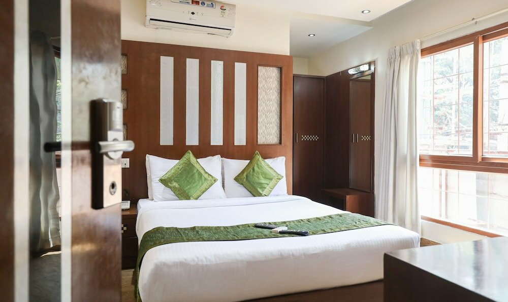 Фото Treebo Select Grand Premier Suites
