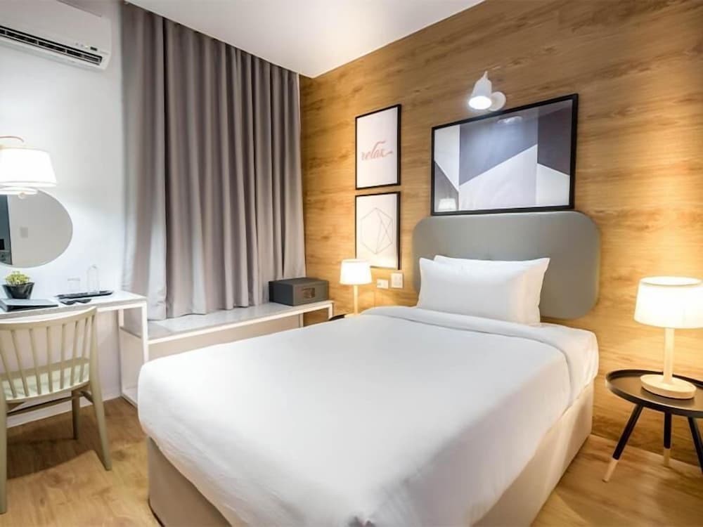 Фото Avior Hotel