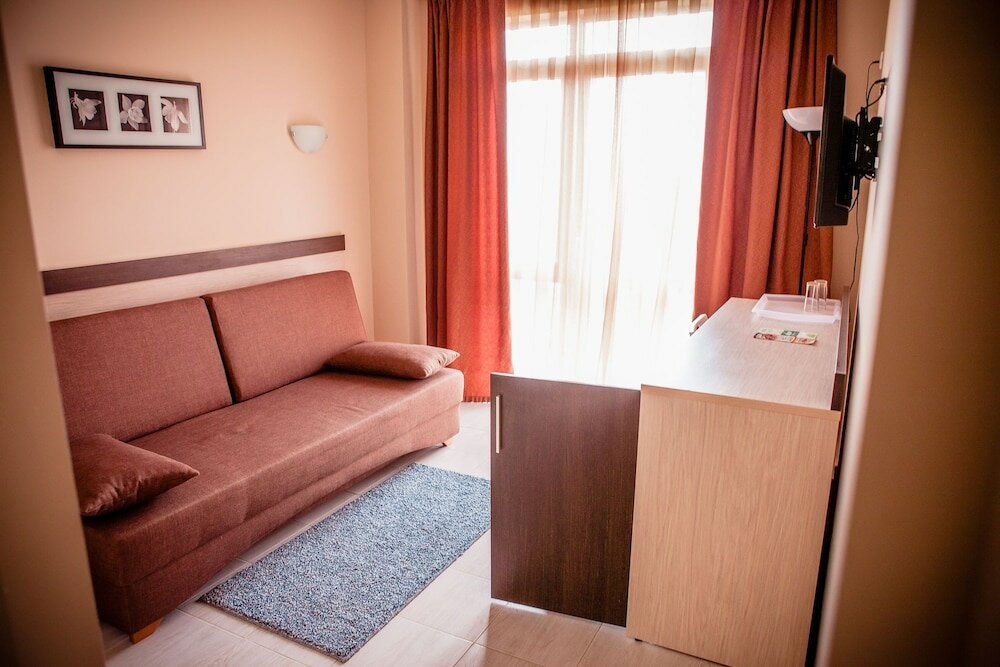 Фото Бусолей