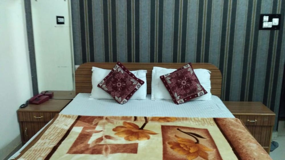 Фото Hotel Awaas Corporate Inn