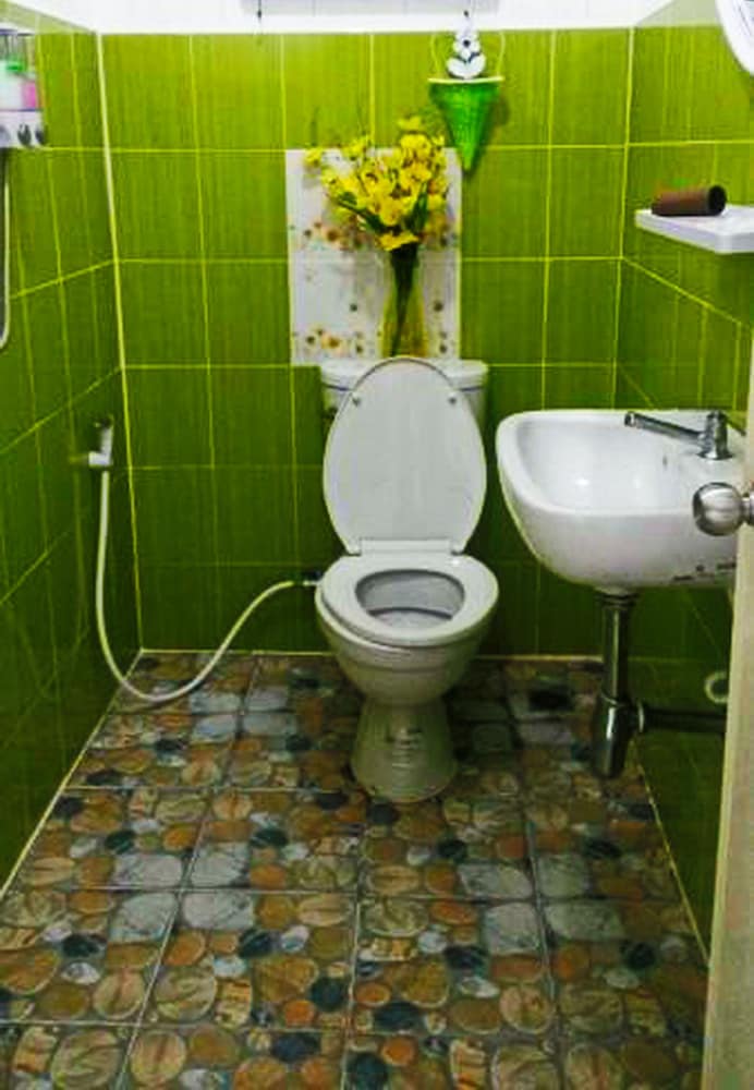 Фото Madinah Hostel Ranong