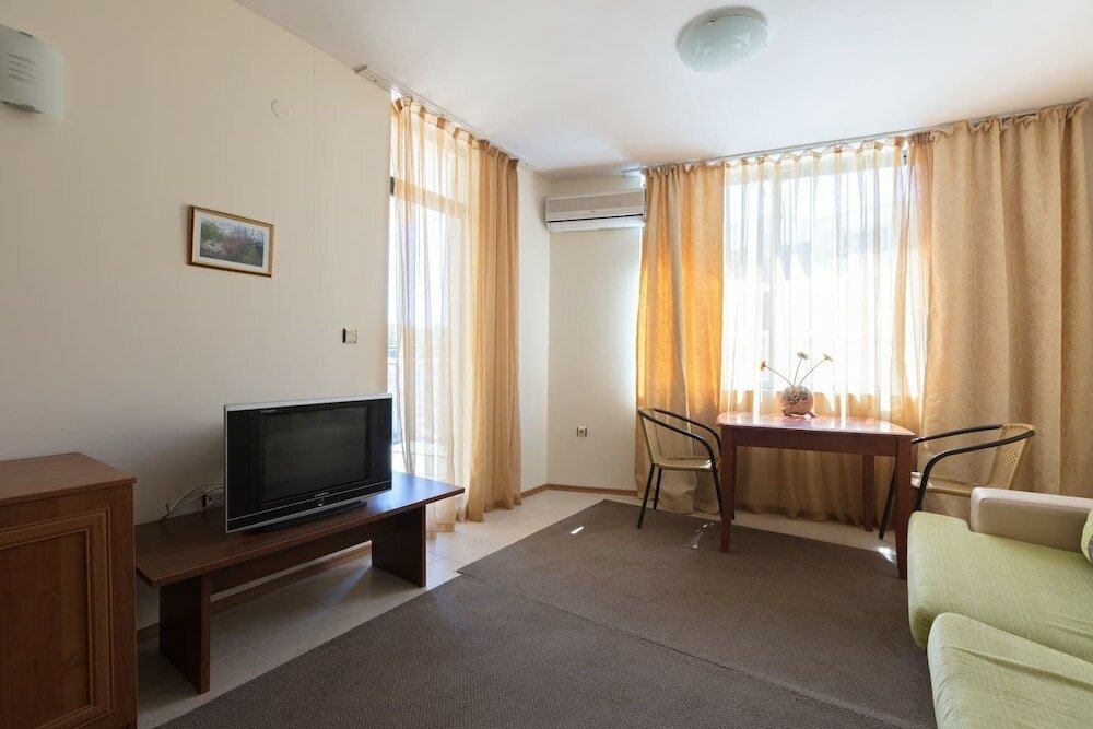 Фото One Bedroom Family Apartment with Balcony