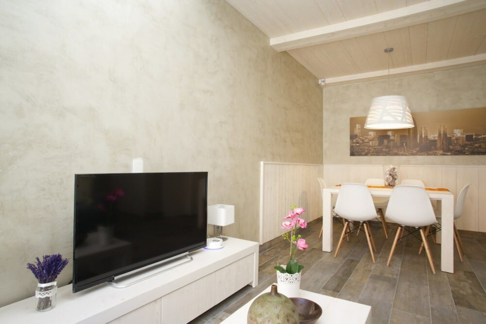 Фото BarcelonaForRent Market Suites