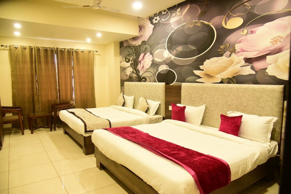 Фото Hotel Karan Residency