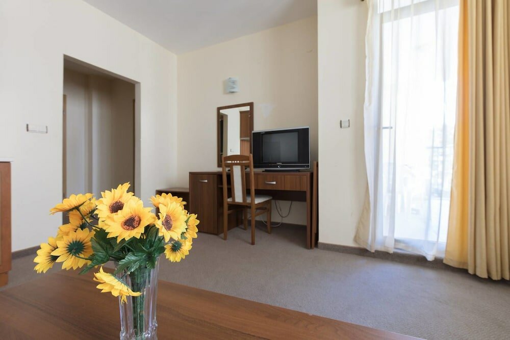 Фото One Bedroom Family Apartment with Balcony