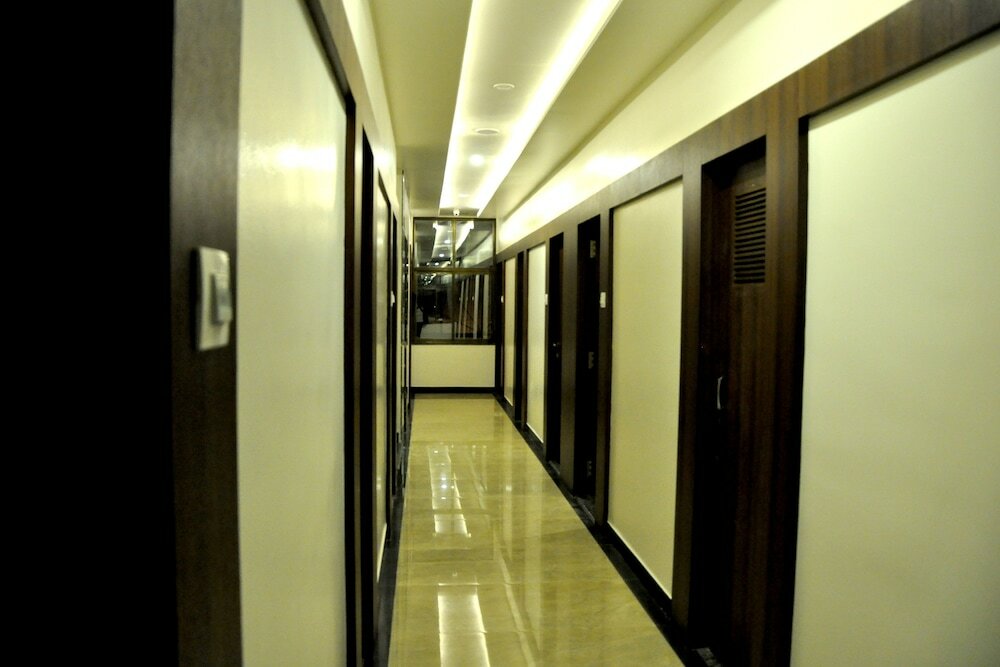 Фото Hotel Gulmohar Pride