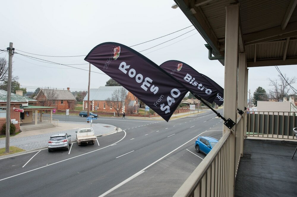 Фото Riverina Hotel