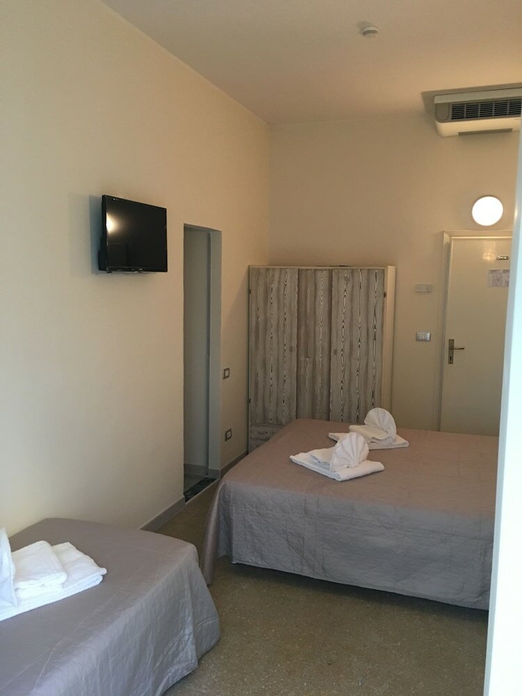 Фото Hotel Rebola