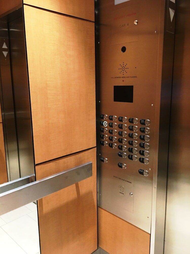 Фото Altitude Suites Bay Street by Teristo Group