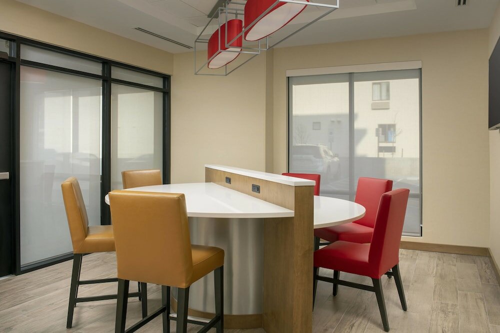 Фото TownePlace Suites by Marriott College Park