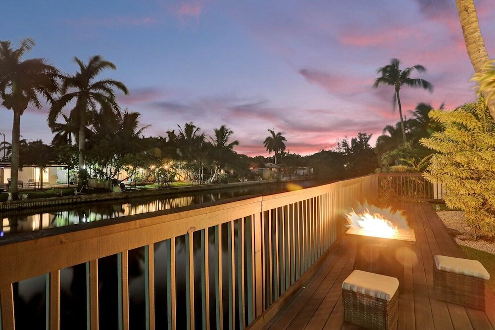 Фото Private Heated Pool 3br with Water View