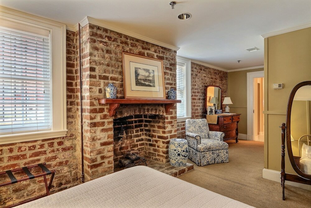 Фото The Presidents' Quarters Inn