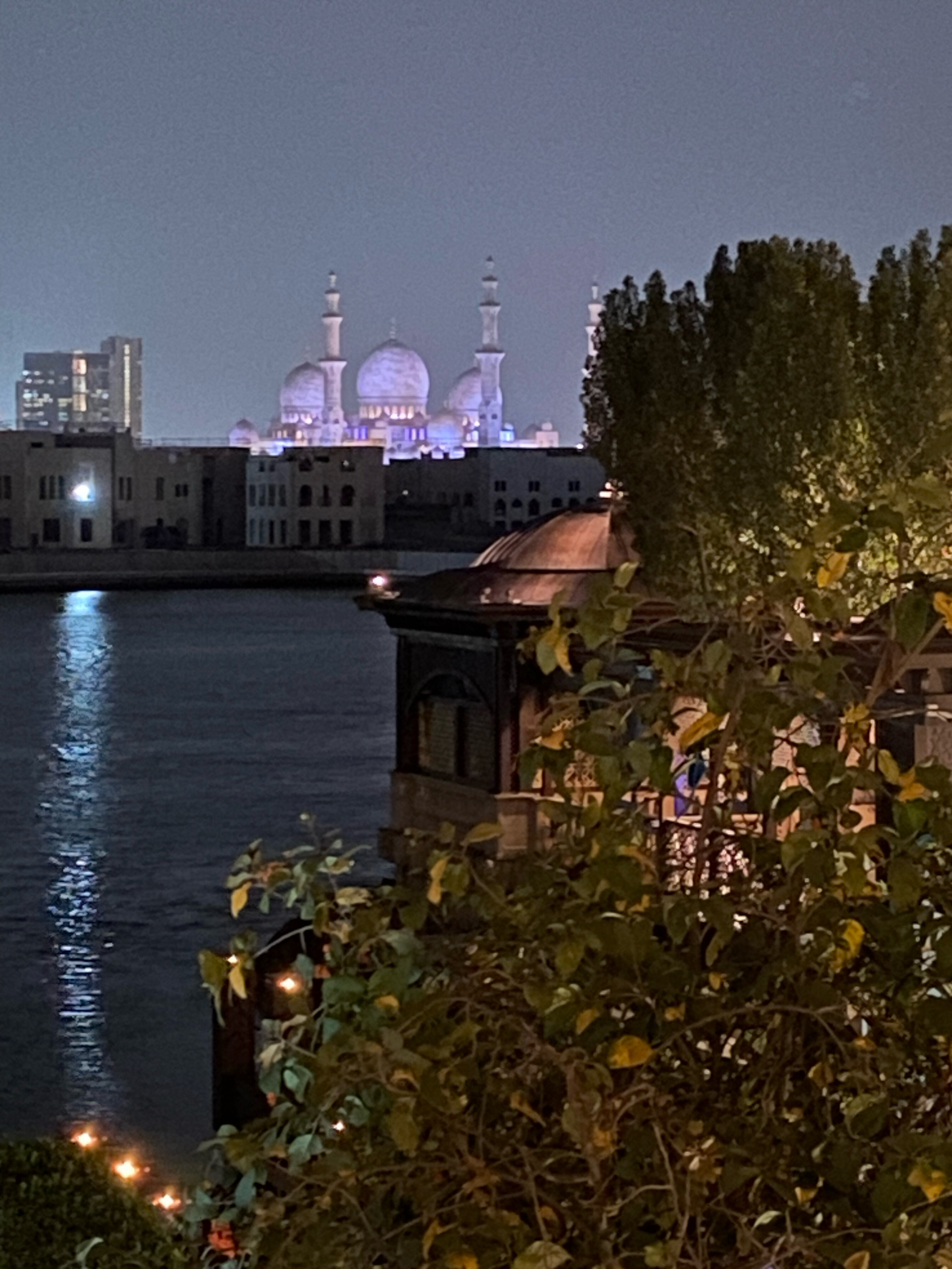 Фото Shangri-La Qaryat Al Beri Abu Dhab