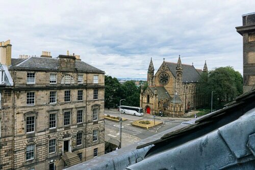 Гостиница Grade A Listed 2 Bedroom In Edinburgh в Эдинбурге