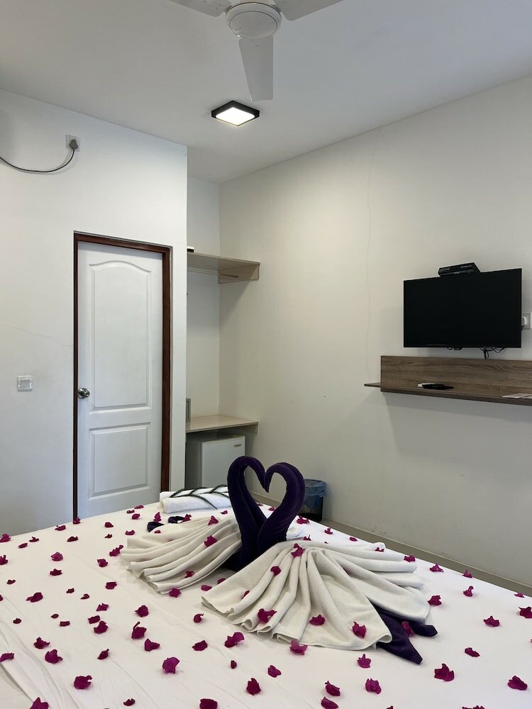 Фото Lagoon Villa Thoddoo