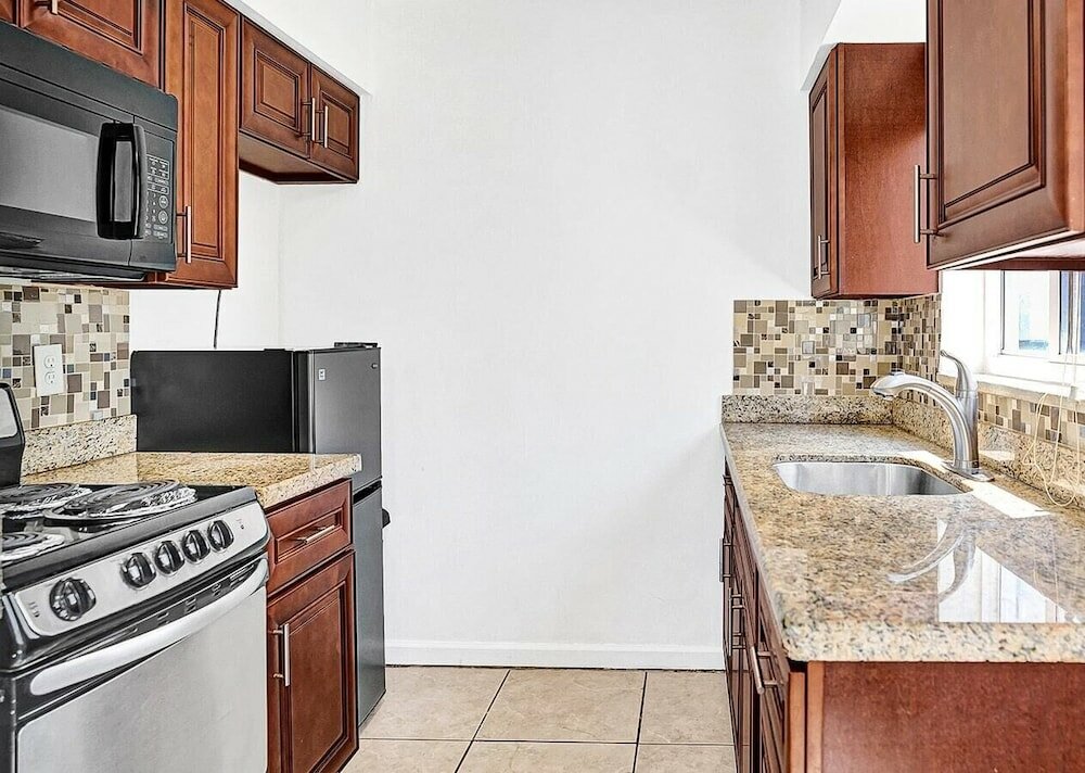 Фото Pool Holiday Retreat Dania Beach 5 min Walk