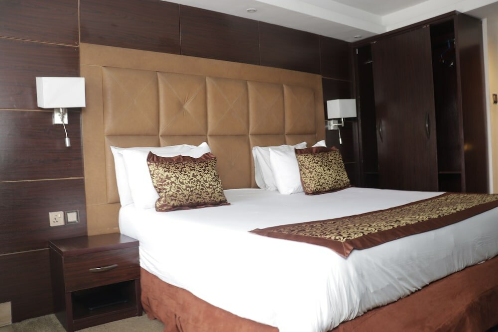 Фото Golden Tulip Hotel - Rivotel