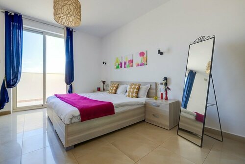 Гостиница Cosy 1br Penthouse Close to the Promenade