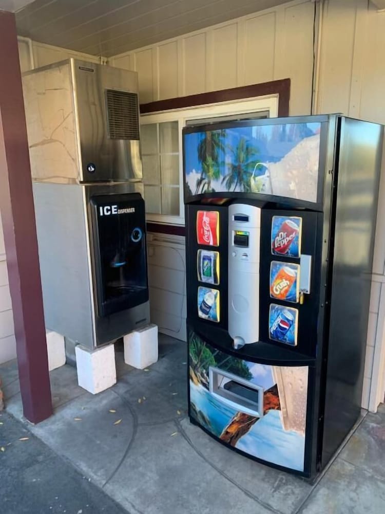 Фото Villa Court Inn Oroville