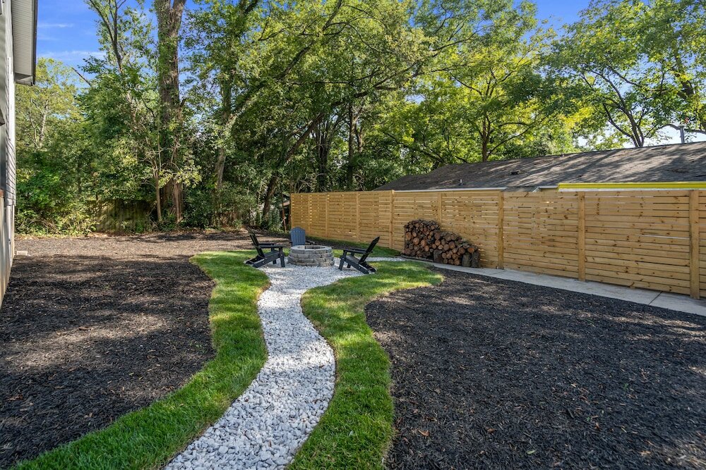 Фото Charlotte Spacious Home