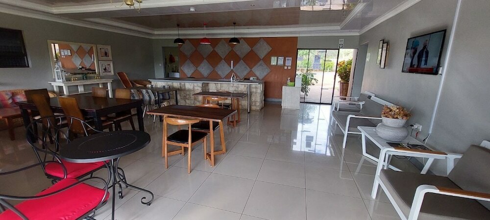 Фото Paje Bush Hotel