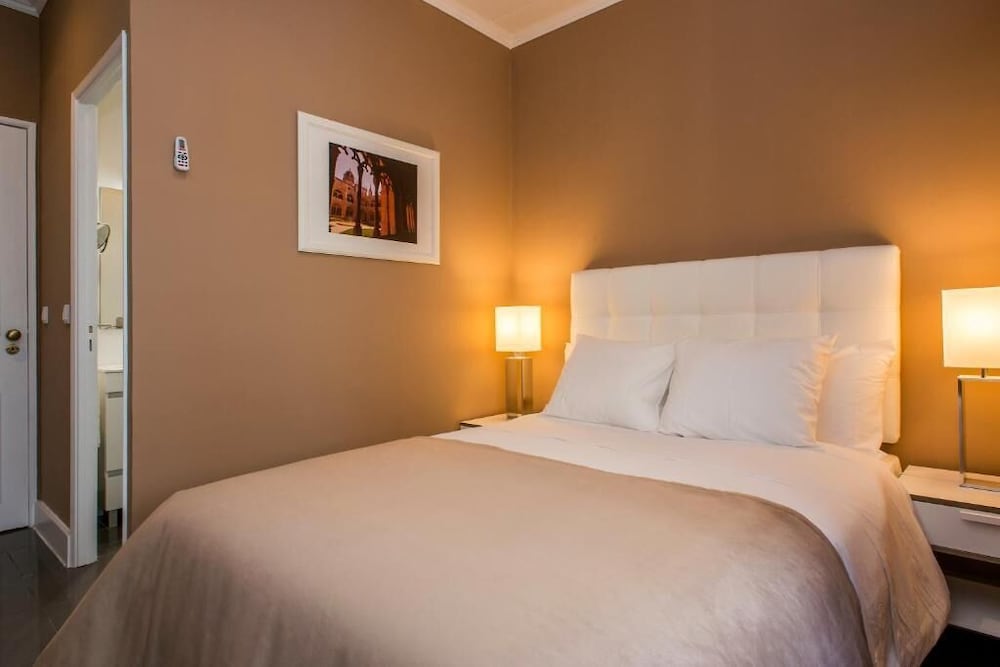 Фото Ph Downtown Suites