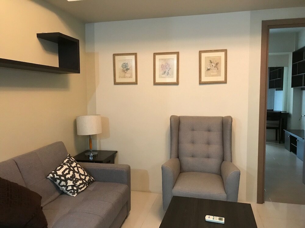 Фото Henry & Adiche Emperador Building